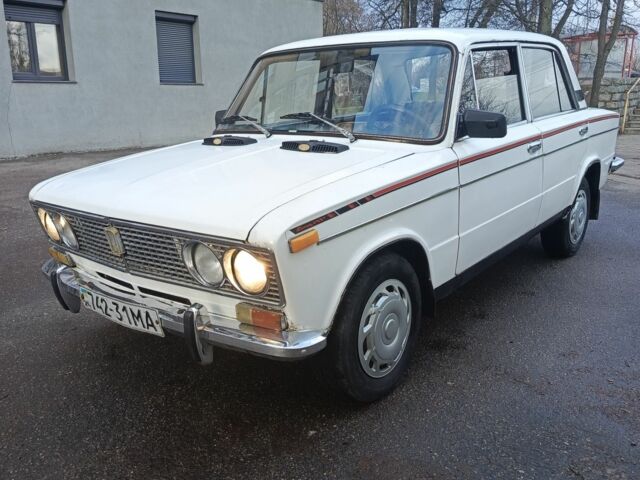 Белый ВАЗ 2103, объемом двигателя 0 л и пробегом 230 тыс. км за 639 $, фото 1 на Automoto.ua
