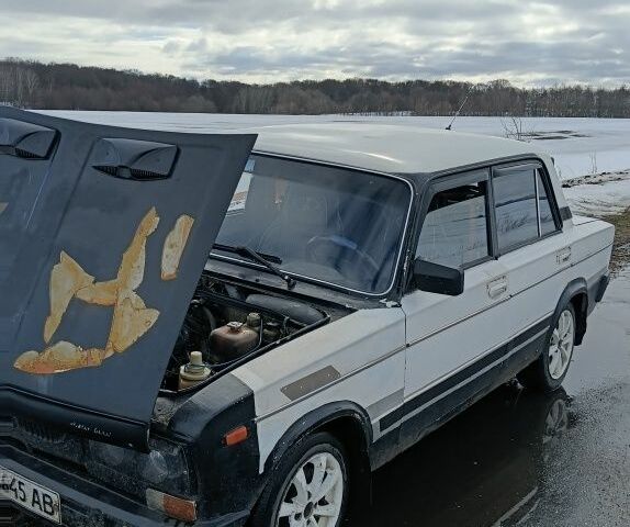 Белый ВАЗ 2103, объемом двигателя 2 л и пробегом 89 тыс. км за 339 $, фото 1 на Automoto.ua