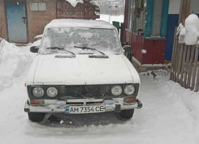 Белый ВАЗ 2103, объемом двигателя 1.5 л и пробегом 100 тыс. км за 500 $, фото 1 на Automoto.ua