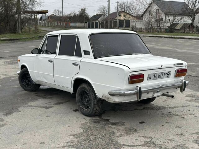 Белый ВАЗ 2103, объемом двигателя 1.3 л и пробегом 888 тыс. км за 750 $, фото 1 на Automoto.ua