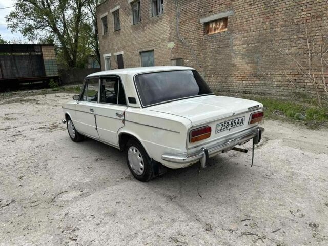 Белый ВАЗ 2103, объемом двигателя 1.5 л и пробегом 100 тыс. км за 800 $, фото 1 на Automoto.ua