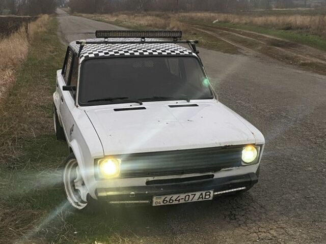 Белый ВАЗ 2103, объемом двигателя 1.6 л и пробегом 1000 тыс. км за 1500 $, фото 1 на Automoto.ua