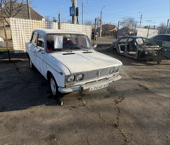 Белый ВАЗ 2103, объемом двигателя 1.5 л и пробегом 3 тыс. км за 307 $, фото 1 на Automoto.ua