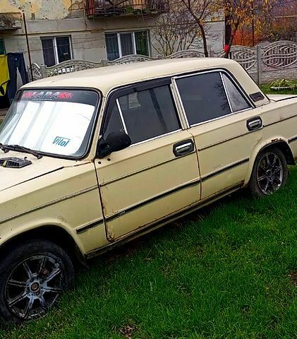 Белый ВАЗ 2103, объемом двигателя 1.5 л и пробегом 200 тыс. км за 400 $, фото 1 на Automoto.ua