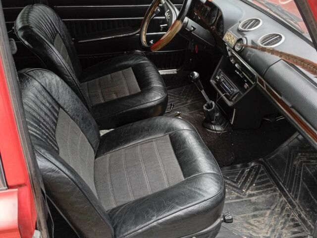 Красный ВАЗ 2103, объемом двигателя 1.5 л и пробегом 856 тыс. км за 967 $, фото 1 на Automoto.ua