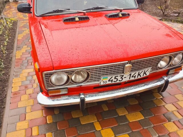 Красный ВАЗ 2103, объемом двигателя 1.5 л и пробегом 300 тыс. км за 800 $, фото 1 на Automoto.ua