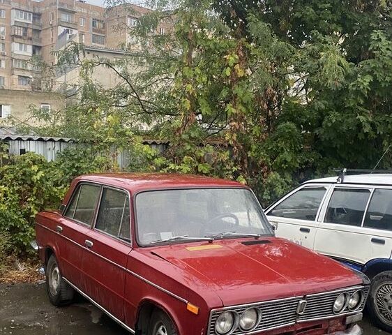 Красный ВАЗ 2103, объемом двигателя 1.6 л и пробегом 200 тыс. км за 550 $, фото 1 на Automoto.ua