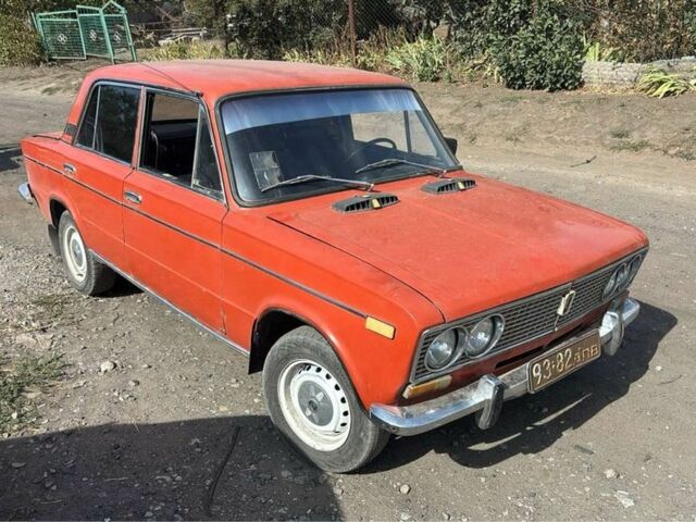 Червоний ВАЗ 2103, об'ємом двигуна 1.5 л та пробігом 200 тис. км за 365 $, фото 1 на Automoto.ua