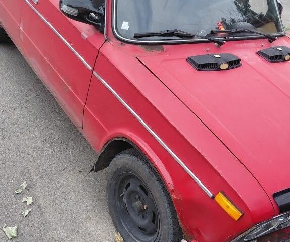 Красный ВАЗ 2103, объемом двигателя 0 л и пробегом 200 тыс. км за 613 $, фото 1 на Automoto.ua