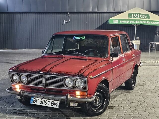 Красный ВАЗ 2103, объемом двигателя 1.5 л и пробегом 245 тыс. км за 303 $, фото 1 на Automoto.ua