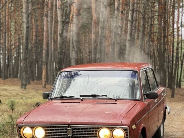 Красный ВАЗ 2103, объемом двигателя 1.5 л и пробегом 111 тыс. км за 368 $, фото 1 на Automoto.ua