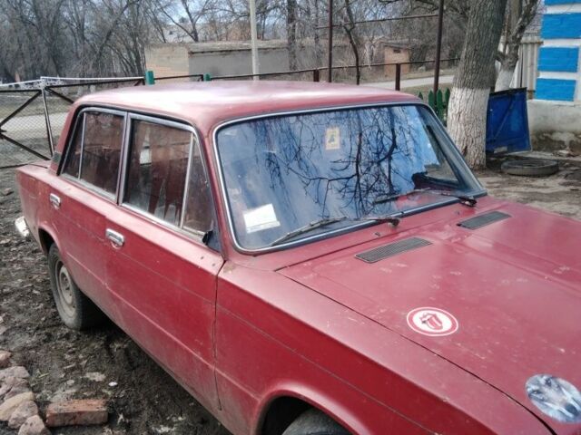 Красный ВАЗ 2103, объемом двигателя 1.2 л и пробегом 50 тыс. км за 564 $, фото 1 на Automoto.ua