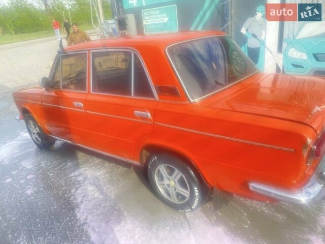 Червоний ВАЗ 2103, об'ємом двигуна 1.1 л та пробігом 300 тис. км за 604 $, фото 1 на Automoto.ua