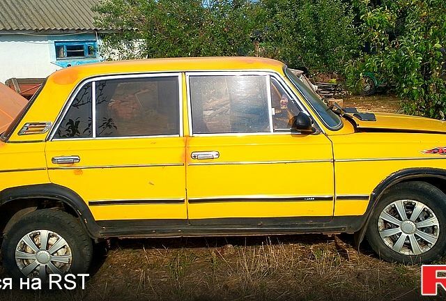 Жовтий ВАЗ 2103, об'ємом двигуна 1.5 л та пробігом 43 тис. км за 600 $, фото 1 на Automoto.ua