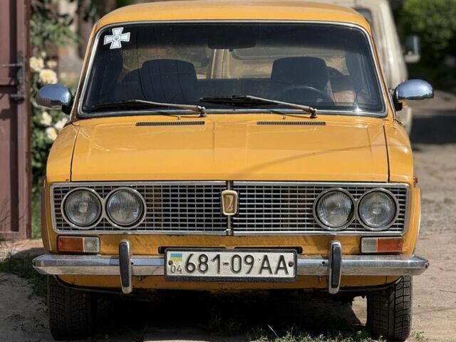 Желтый ВАЗ 2103, объемом двигателя 1.5 л и пробегом 70 тыс. км за 1000 $, фото 1 на Automoto.ua