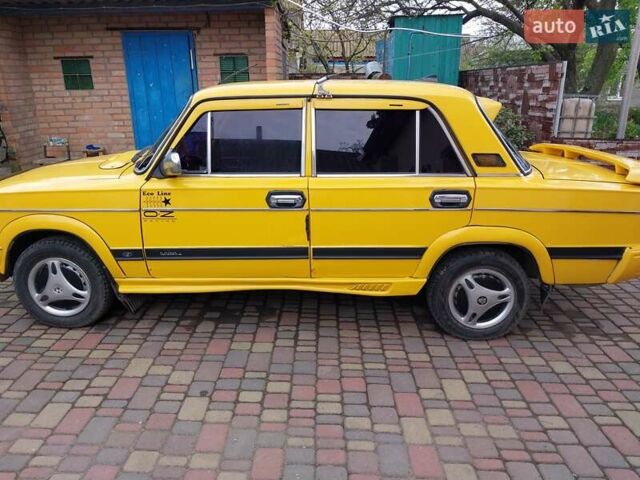 Желтый ВАЗ 2103, объемом двигателя 0 л и пробегом 305 тыс. км за 2000 $, фото 1 на Automoto.ua