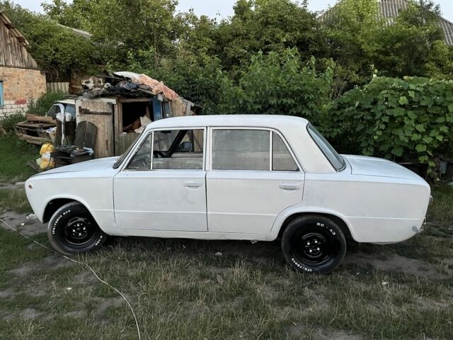 Желтый ВАЗ 2103, объемом двигателя 1.5 л и пробегом 70 тыс. км за 337 $, фото 1 на Automoto.ua
