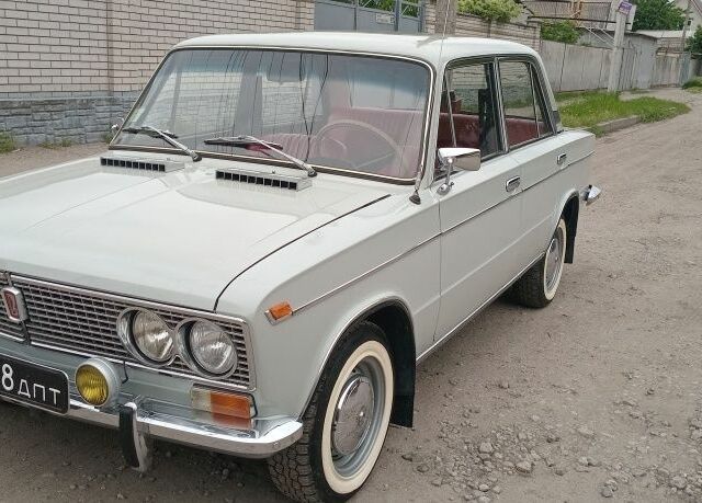 Серый ВАЗ 2103, объемом двигателя 1.5 л и пробегом 53 тыс. км за 2000 $, фото 1 на Automoto.ua