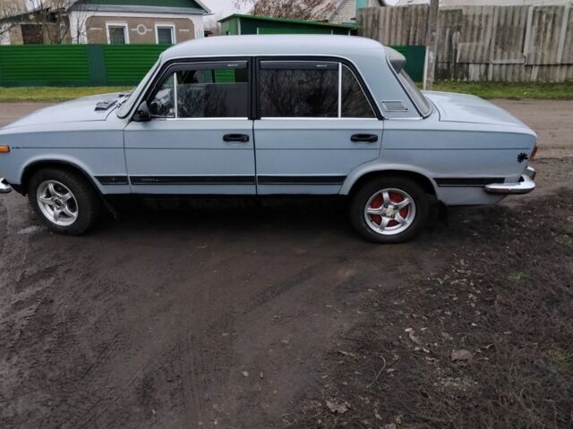 Серый ВАЗ 2103, объемом двигателя 1.5 л и пробегом 600 тыс. км за 781 $, фото 1 на Automoto.ua