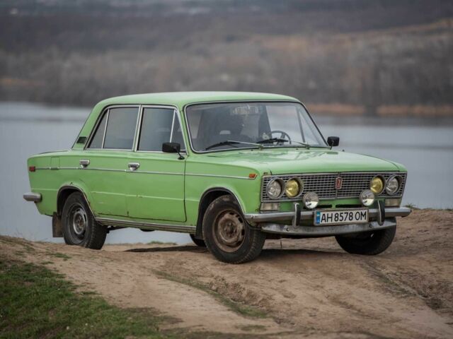 Зеленый ВАЗ 2103, объемом двигателя 1.5 л и пробегом 70 тыс. км за 900 $, фото 1 на Automoto.ua