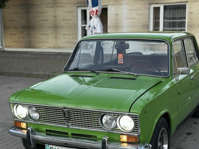 Зеленый ВАЗ 2103, объемом двигателя 1.5 л и пробегом 300 тыс. км за 1000 $, фото 1 на Automoto.ua