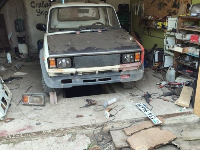 Белый ВАЗ 2104, объемом двигателя 0 л и пробегом 330 тыс. км за 2000 $, фото 1 на Automoto.ua