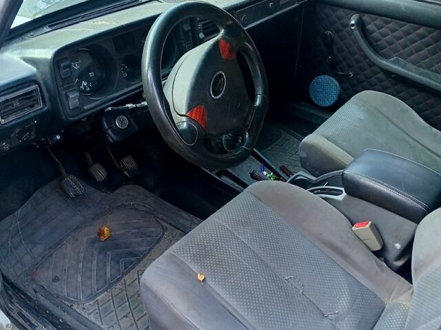 Белый ВАЗ 2104, объемом двигателя 1.6 л и пробегом 0 тыс. км за 560 $, фото 1 на Automoto.ua