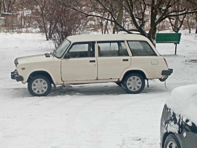 Белый ВАЗ 2104, объемом двигателя 1.5 л и пробегом 70 тыс. км за 713 $, фото 1 на Automoto.ua