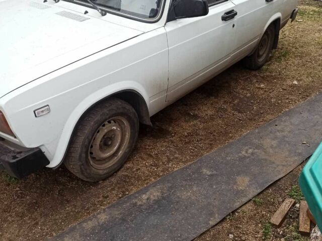 Белый ВАЗ 2104, объемом двигателя 1.3 л и пробегом 30 тыс. км за 1000 $, фото 1 на Automoto.ua