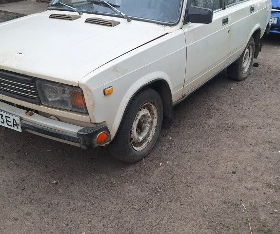 Белый ВАЗ 2104, объемом двигателя 1.3 л и пробегом 72 тыс. км за 408 $, фото 1 на Automoto.ua