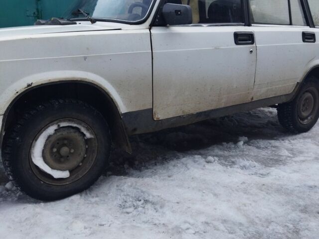 Белый ВАЗ 2104, объемом двигателя 1.3 л и пробегом 200 тыс. км за 400 $, фото 1 на Automoto.ua