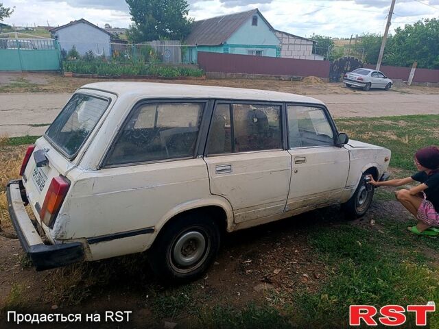 Белый ВАЗ 2104, объемом двигателя 1.5 л и пробегом 200 тыс. км за 500 $, фото 1 на Automoto.ua