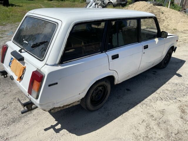 Белый ВАЗ 2104, объемом двигателя 0 л и пробегом 100 тыс. км за 400 $, фото 1 на Automoto.ua