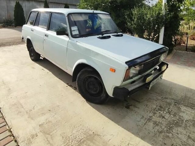 Белый ВАЗ 2104, объемом двигателя 1 л и пробегом 500 тыс. км за 850 $, фото 1 на Automoto.ua