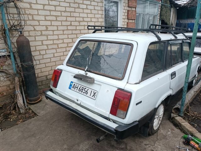Белый ВАЗ 2104, объемом двигателя 1 л и пробегом 1000 тыс. км за 569 $, фото 1 на Automoto.ua