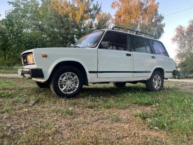Белый ВАЗ 2104, объемом двигателя 1.5 л и пробегом 345 тыс. км за 649 $, фото 1 на Automoto.ua