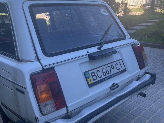 Белый ВАЗ 2104, объемом двигателя 0 л и пробегом 300 тыс. км за 700 $, фото 1 на Automoto.ua