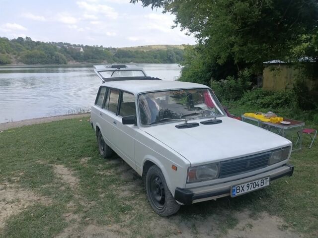 Белый ВАЗ 2104, объемом двигателя 1.5 л и пробегом 250 тыс. км за 900 $, фото 1 на Automoto.ua
