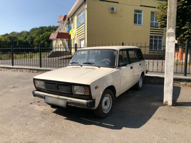 Белый ВАЗ 2104, объемом двигателя 1.5 л и пробегом 100 тыс. км за 37000 $, фото 1 на Automoto.ua