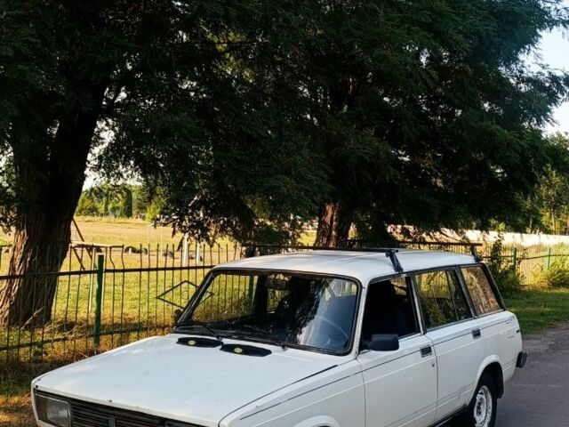 Белый ВАЗ 2104, объемом двигателя 0 л и пробегом 300 тыс. км за 571 $, фото 1 на Automoto.ua