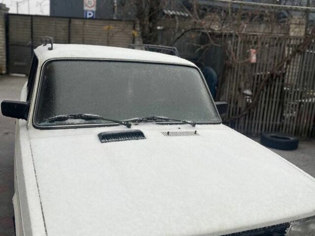 Белый ВАЗ 2104, объемом двигателя 1.5 л и пробегом 200 тыс. км за 1100 $, фото 1 на Automoto.ua