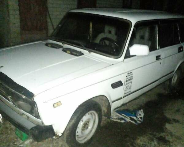 Белый ВАЗ 2104, объемом двигателя 1.45 л и пробегом 999 тыс. км за 500 $, фото 1 на Automoto.ua