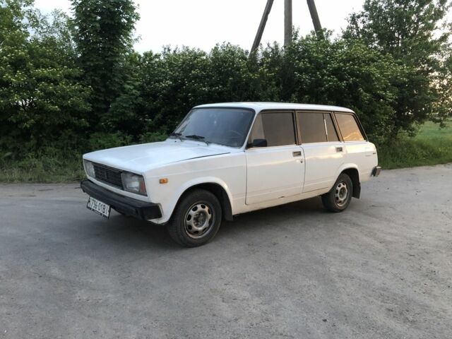Белый ВАЗ 2104, объемом двигателя 1.5 л и пробегом 300 тыс. км за 900 $, фото 1 на Automoto.ua