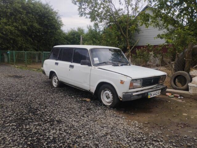 Белый ВАЗ 2104, объемом двигателя 1 л и пробегом 70 тыс. км за 450 $, фото 1 на Automoto.ua