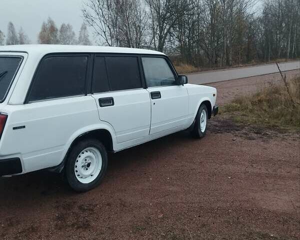 Белый ВАЗ 2104, объемом двигателя 1.45 л и пробегом 60 тыс. км за 1200 $, фото 1 на Automoto.ua