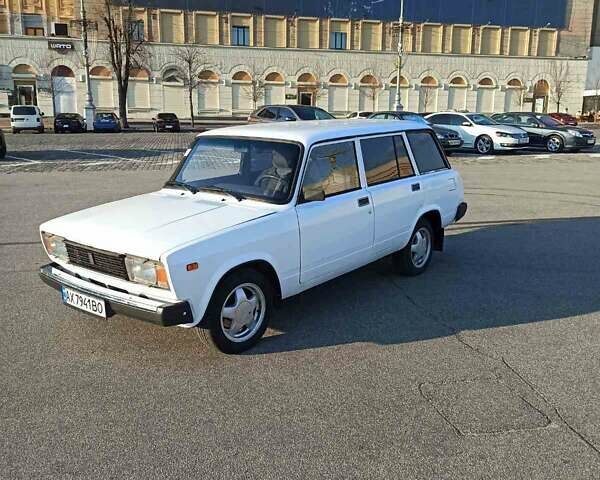 Белый ВАЗ 2104, объемом двигателя 1.5 л и пробегом 120 тыс. км за 2100 $, фото 1 на Automoto.ua