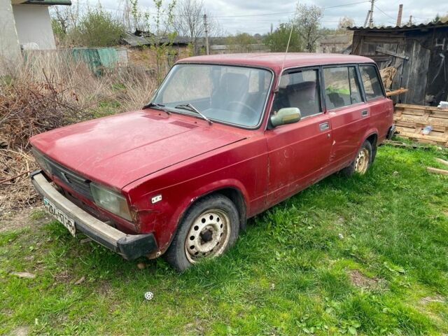 Красный ВАЗ 2104, объемом двигателя 0 л и пробегом 300 тыс. км за 449 $, фото 1 на Automoto.ua