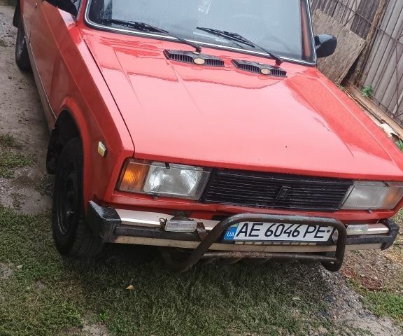 Красный ВАЗ 2104, объемом двигателя 1.3 л и пробегом 300 тыс. км за 750 $, фото 1 на Automoto.ua