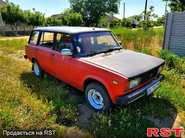 Красный ВАЗ 2104, объемом двигателя 1.3 л и пробегом 300 тыс. км за 600 $, фото 1 на Automoto.ua