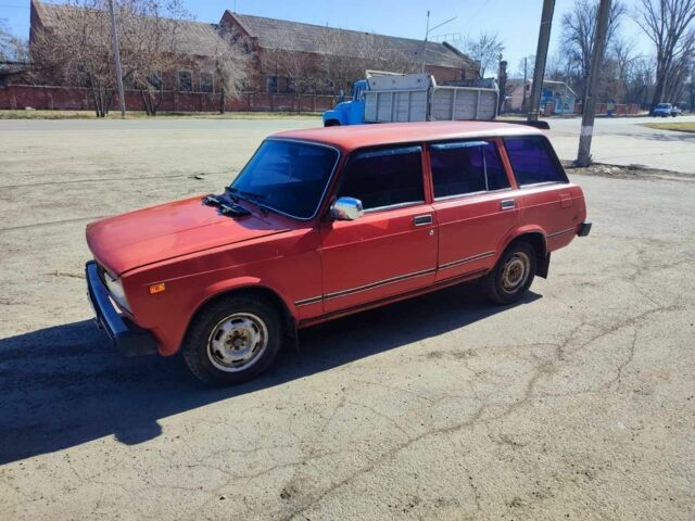 Красный ВАЗ 2104, объемом двигателя 1.5 л и пробегом 240 тыс. км за 600 $, фото 1 на Automoto.ua